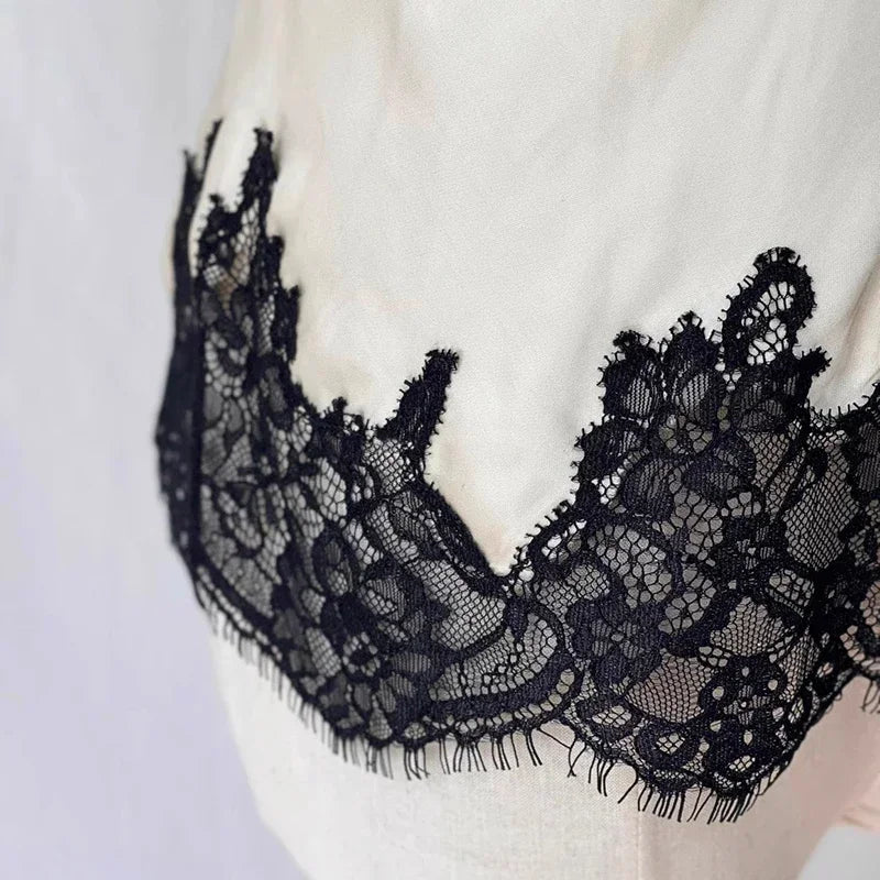 TWOTWINSTYLE Colorblock Slimming Fashion Vest for Women V Neck Sleeveless Patchwork Lace Temperament Tops Female Clothing New