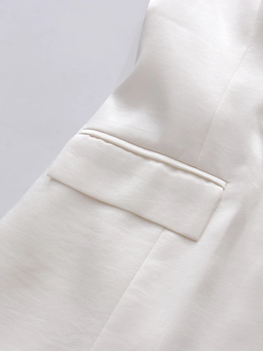 TWOTWINSTYLE Elegant White Cutout Back Sleeveless Blazer for Women Lapel Spliced Pearl Fashion Coat for Formal Office Commute