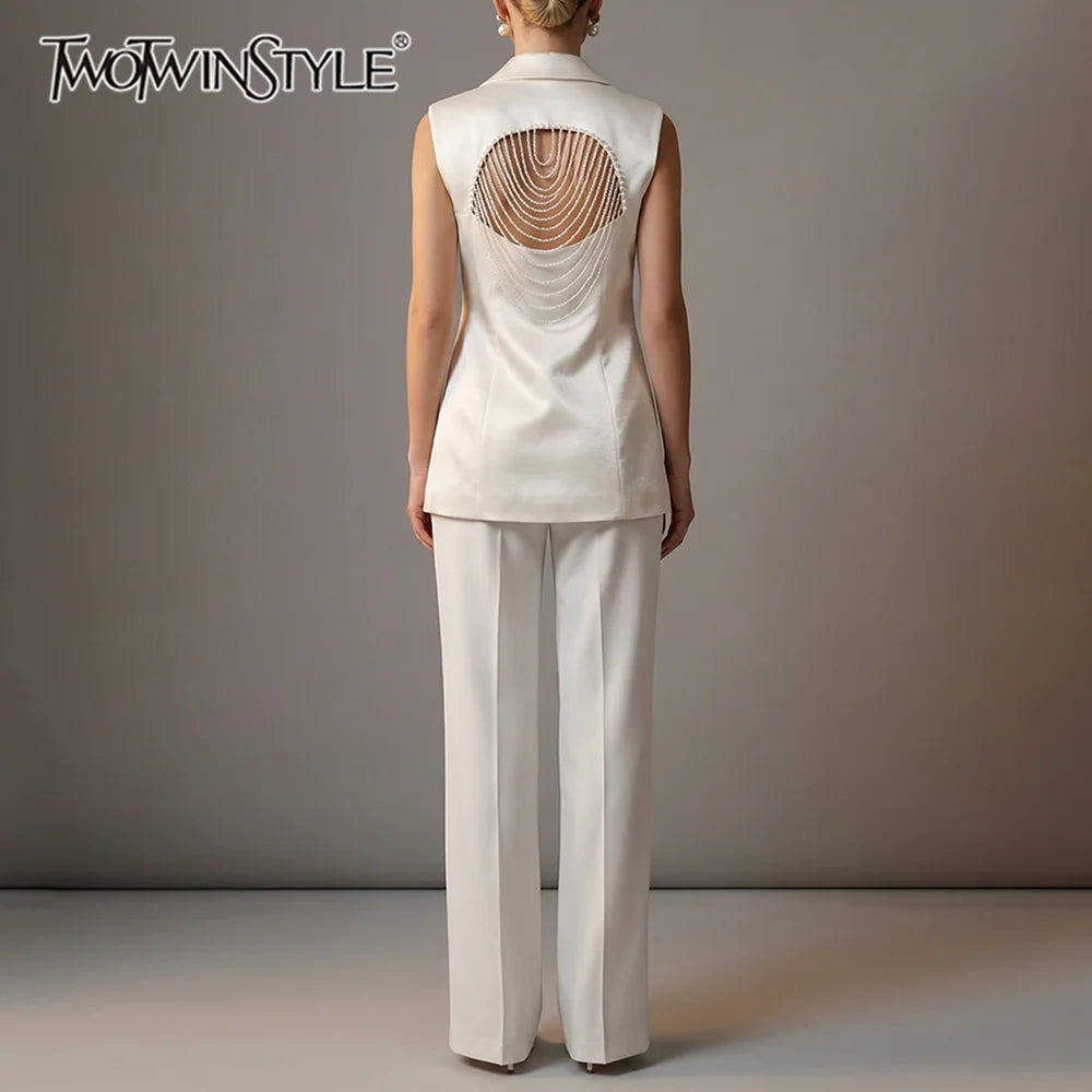 TWOTWINSTYLE Elegant White Cutout Back Sleeveless Blazer for Women Lapel Spliced Pearl Fashion Coat for Formal Office Commute