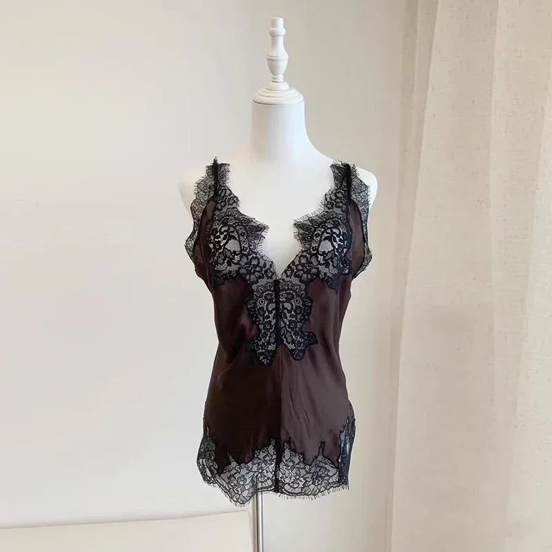 TWOTWINSTYLE Colorblock Slimming Fashion Vest for Women V Neck Sleeveless Patchwork Lace Temperament Tops Female Clothing New