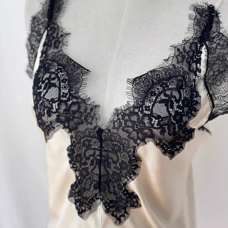 TWOTWINSTYLE Colorblock Slimming Fashion Vest for Women V Neck Sleeveless Patchwork Lace Temperament Tops Female Clothing New