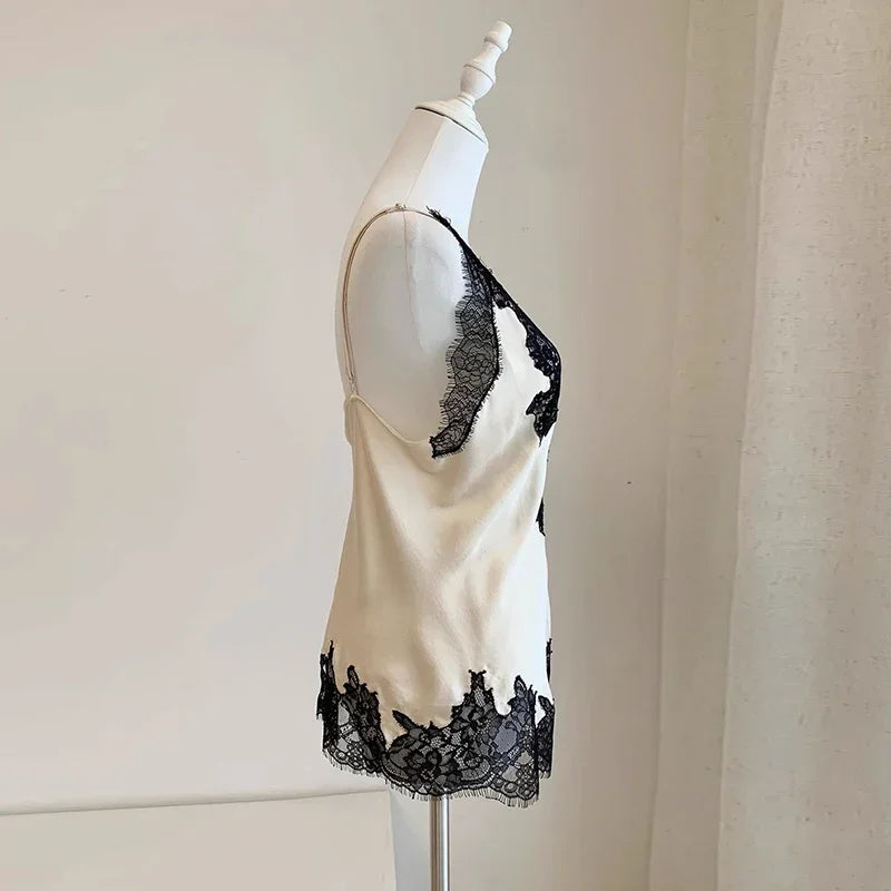 TWOTWINSTYLE Colorblock Slimming Fashion Vest for Women V Neck Sleeveless Patchwork Lace Temperament Tops Female Clothing New