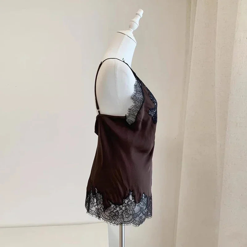 TWOTWINSTYLE Colorblock Slimming Fashion Vest for Women V Neck Sleeveless Patchwork Lace Temperament Tops Female Clothing New